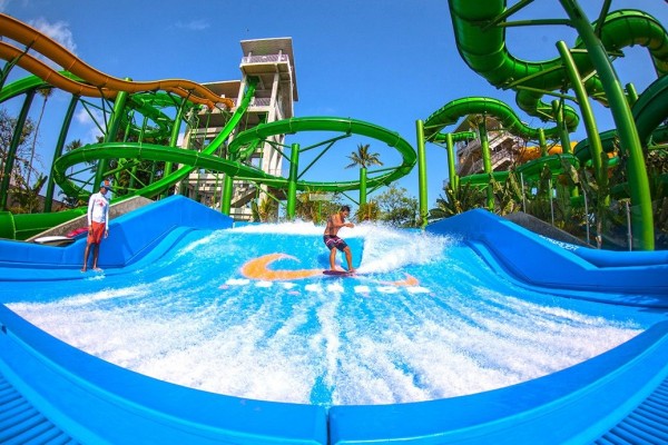 6 Wisata Waterpark Atau Taman Air Yang Unik